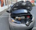Серый Рено Зое, объемом двигателя 0 л и пробегом 44 тыс. км за 8900 $, фото 55 на Automoto.ua