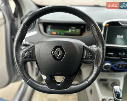 Серый Рено Зое, объемом двигателя 0 л и пробегом 111 тыс. км за 6999 $, фото 37 на Automoto.ua