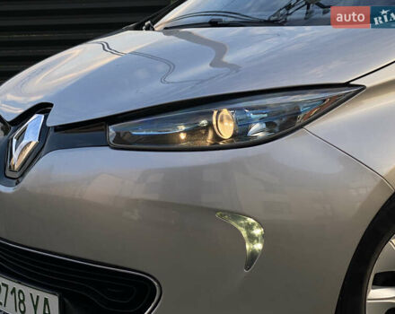 Серый Рено Зое, объемом двигателя 0 л и пробегом 89 тыс. км за 7150 $, фото 3 на Automoto.ua