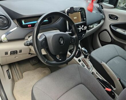 Серый Рено Зое, объемом двигателя 0 л и пробегом 76 тыс. км за 8000 $, фото 4 на Automoto.ua
