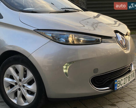 Серый Рено Зое, объемом двигателя 0 л и пробегом 89 тыс. км за 7150 $, фото 8 на Automoto.ua
