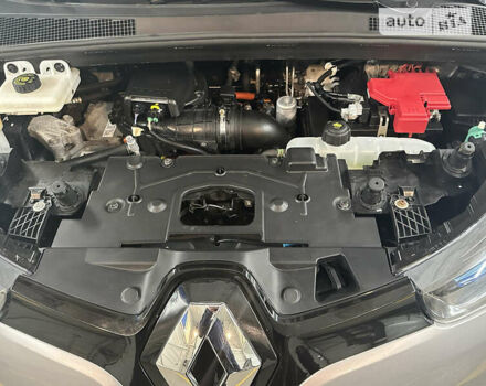 Серый Рено Зое, объемом двигателя 0 л и пробегом 56 тыс. км за 9100 $, фото 14 на Automoto.ua