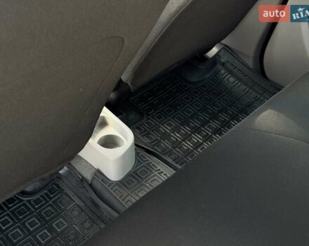 Сірий Рено Зое, об'ємом двигуна 0 л та пробігом 104 тис. км за 6199 $, фото 17 на Automoto.ua