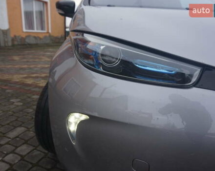 Серый Рено Зое, объемом двигателя 0 л и пробегом 98 тыс. км за 7200 $, фото 22 на Automoto.ua