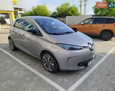 Серый Рено Зое, объемом двигателя 0 л и пробегом 85 тыс. км за 8400 $, фото 2 на Automoto.ua