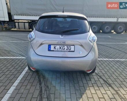 Серый Рено Зое, объемом двигателя 0 л и пробегом 39 тыс. км за 7199 $, фото 30 на Automoto.ua
