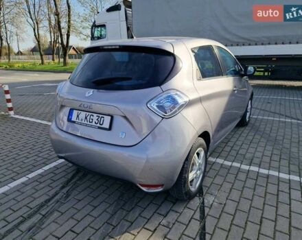 Серый Рено Зое, объемом двигателя 0 л и пробегом 39 тыс. км за 7199 $, фото 31 на Automoto.ua