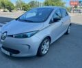 Серый Рено Зое, объемом двигателя 0 л и пробегом 145 тыс. км за 5999 $, фото 1 на Automoto.ua
