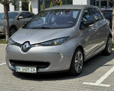 Серый Рено Зое, объемом двигателя 0 л и пробегом 94 тыс. км за 6500 $, фото 2 на Automoto.ua