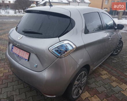 Серый Рено Зое, объемом двигателя 0 л и пробегом 98 тыс. км за 7200 $, фото 17 на Automoto.ua
