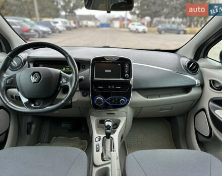 Серый Рено Зое, объемом двигателя 0 л и пробегом 111 тыс. км за 6999 $, фото 33 на Automoto.ua