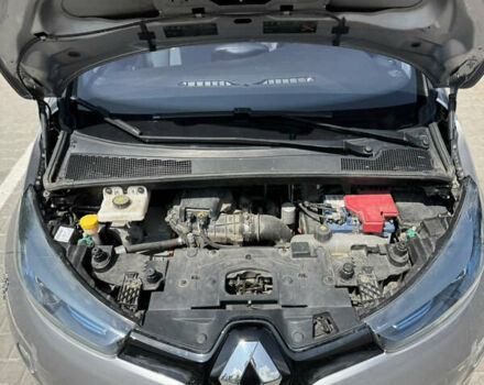 Серый Рено Зое, объемом двигателя 0 л и пробегом 94 тыс. км за 6500 $, фото 23 на Automoto.ua