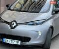Серый Рено Зое, объемом двигателя 0 л и пробегом 87 тыс. км за 7750 $, фото 1 на Automoto.ua