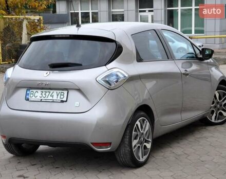 Серый Рено Зое, объемом двигателя 0 л и пробегом 78 тыс. км за 7999 $, фото 40 на Automoto.ua