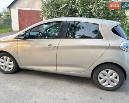 Серый Рено Зое, объемом двигателя 0 л и пробегом 112 тыс. км за 7400 $, фото 2 на Automoto.ua