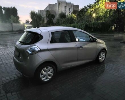 Серый Рено Зое, объемом двигателя 0 л и пробегом 137 тыс. км за 6800 $, фото 7 на Automoto.ua