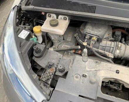 Серый Рено Зое, объемом двигателя 0 л и пробегом 87 тыс. км за 6750 $, фото 13 на Automoto.ua