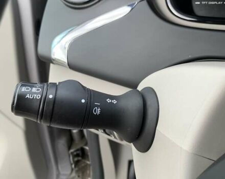 Серый Рено Зое, объемом двигателя 0 л и пробегом 87 тыс. км за 6750 $, фото 17 на Automoto.ua
