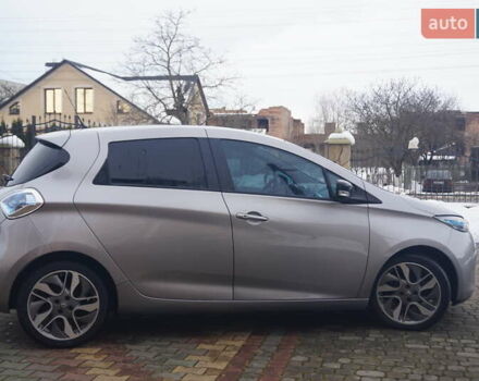 Серый Рено Зое, объемом двигателя 0 л и пробегом 98 тыс. км за 7200 $, фото 6 на Automoto.ua