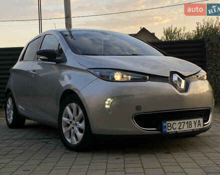 Серый Рено Зое, объемом двигателя 0 л и пробегом 89 тыс. км за 7150 $, фото 7 на Automoto.ua