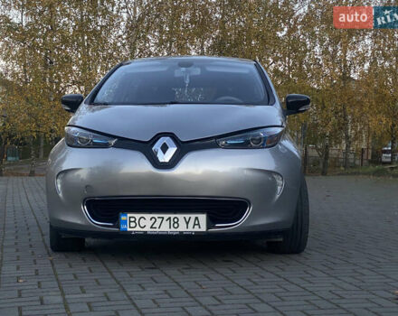 Серый Рено Зое, объемом двигателя 0 л и пробегом 90 тыс. км за 6390 $, фото 2 на Automoto.ua