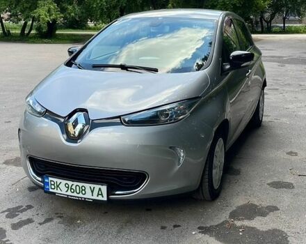 Серый Рено Зое, объемом двигателя 0 л и пробегом 91 тыс. км за 6800 $, фото 2 на Automoto.ua