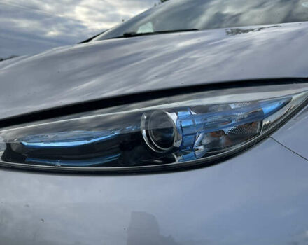 Серый Рено Зое, объемом двигателя 0 л и пробегом 42 тыс. км за 8100 $, фото 1 на Automoto.ua