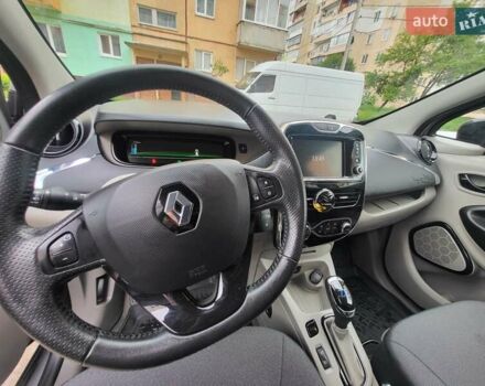 Серый Рено Зое, объемом двигателя 0 л и пробегом 90 тыс. км за 7400 $, фото 15 на Automoto.ua
