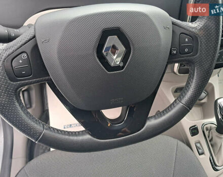 Серый Рено Зое, объемом двигателя 0 л и пробегом 47 тыс. км за 4450 $, фото 17 на Automoto.ua
