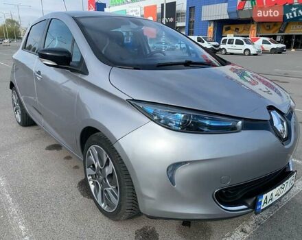 Серый Рено Зое, объемом двигателя 0 л и пробегом 113 тыс. км за 8000 $, фото 2 на Automoto.ua