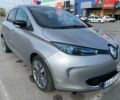Серый Рено Зое, объемом двигателя 0 л и пробегом 113 тыс. км за 8000 $, фото 2 на Automoto.ua