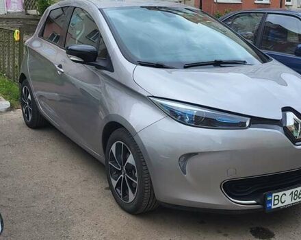 Серый Рено Зое, объемом двигателя 0 л и пробегом 90 тыс. км за 7400 $, фото 20 на Automoto.ua