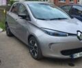 Серый Рено Зое, объемом двигателя 0 л и пробегом 90 тыс. км за 7400 $, фото 20 на Automoto.ua