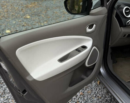 Сірий Рено Зое, об'ємом двигуна 0 л та пробігом 115 тис. км за 6499 $, фото 17 на Automoto.ua