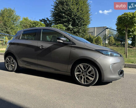 Серый Рено Зое, объемом двигателя 0 л и пробегом 199 тыс. км за 8599 $, фото 2 на Automoto.ua