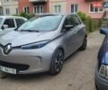 Серый Рено Зое, объемом двигателя 0 л и пробегом 90 тыс. км за 7400 $, фото 25 на Automoto.ua