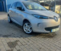 Серый Рено Зое, объемом двигателя 0 л и пробегом 105 тыс. км за 7500 $, фото 1 на Automoto.ua