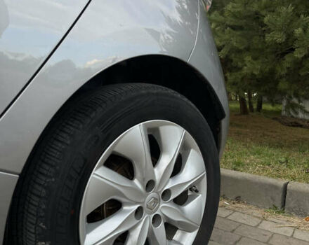 Серый Рено Зое, объемом двигателя 0 л и пробегом 42 тыс. км за 8100 $, фото 11 на Automoto.ua