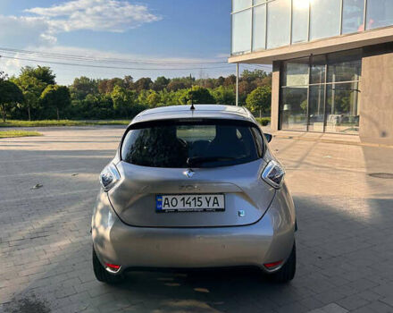 Серый Рено Зое, объемом двигателя 0 л и пробегом 125 тыс. км за 7500 $, фото 8 на Automoto.ua