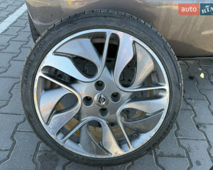 Серый Рено Зое, объемом двигателя 0 л и пробегом 118 тыс. км за 8950 $, фото 27 на Automoto.ua