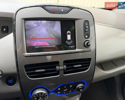 Серый Рено Зое, объемом двигателя 0 л и пробегом 118 тыс. км за 8950 $, фото 16 на Automoto.ua