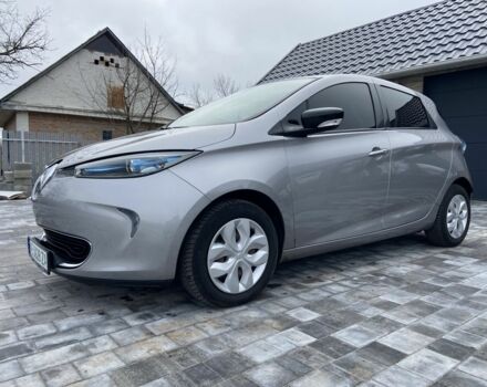 Серый Рено Зое, объемом двигателя 0 л и пробегом 142 тыс. км за 8100 $, фото 4 на Automoto.ua