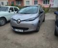 Серый Рено Зое, объемом двигателя 0 л и пробегом 90 тыс. км за 7400 $, фото 2 на Automoto.ua