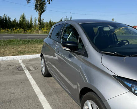Серый Рено Зое, объемом двигателя 0 л и пробегом 101 тыс. км за 7600 $, фото 5 на Automoto.ua