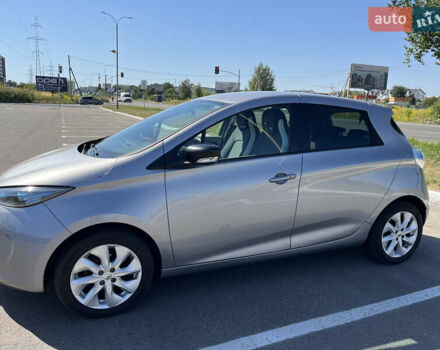 Серый Рено Зое, объемом двигателя 0 л и пробегом 101 тыс. км за 7600 $, фото 1 на Automoto.ua