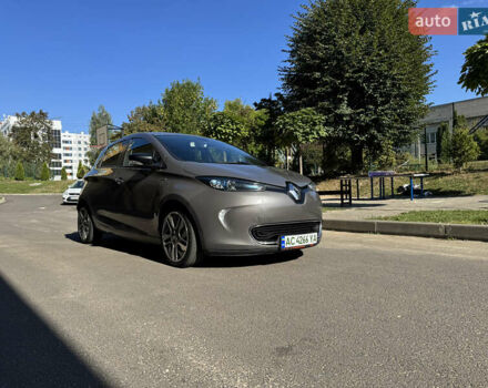 Серый Рено Зое, объемом двигателя 0 л и пробегом 199 тыс. км за 8599 $, фото 1 на Automoto.ua
