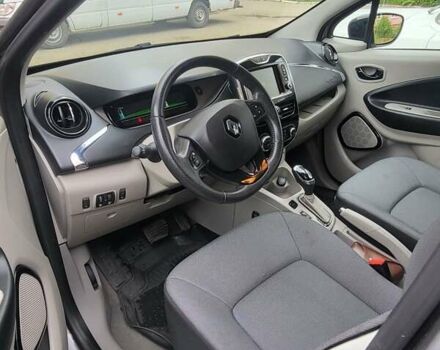 Серый Рено Зое, объемом двигателя 0 л и пробегом 90 тыс. км за 7400 $, фото 18 на Automoto.ua