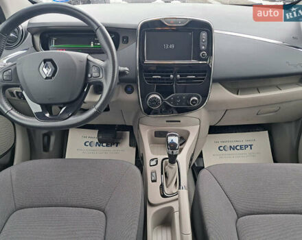 Серый Рено Зое, объемом двигателя 0 л и пробегом 47 тыс. км за 4450 $, фото 15 на Automoto.ua