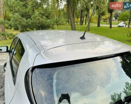 Серый Рено Зое, объемом двигателя 0 л и пробегом 85 тыс. км за 8444 $, фото 60 на Automoto.ua