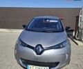 Серый Рено Зое, объемом двигателя 0 л и пробегом 92 тыс. км за 8399 $, фото 2 на Automoto.ua